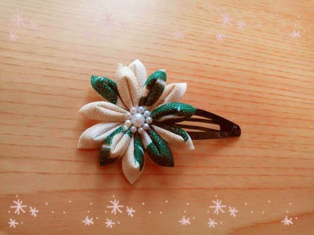 ☆送料込み☆つまみ細工ヘアクリップの画像1枚目