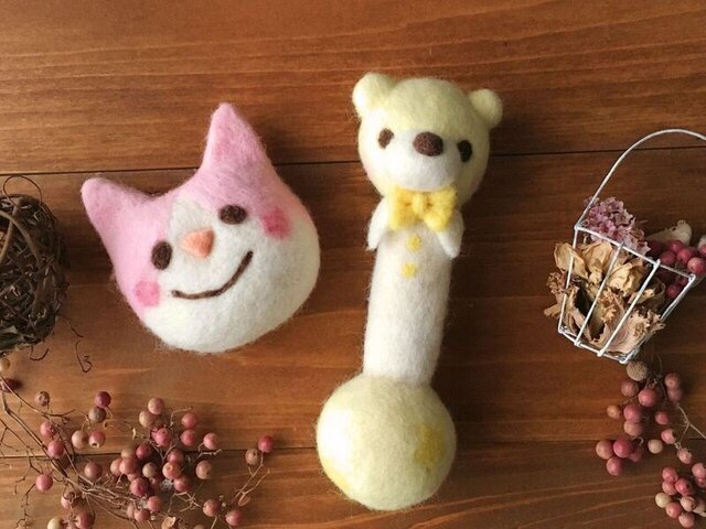 羊毛フェルトのベビーギフト☆クマさんのガラガラ【セミオーダー