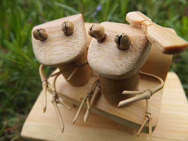 竹細工～カエル（ベンチ） | iichi 日々の暮らしを心地よくする