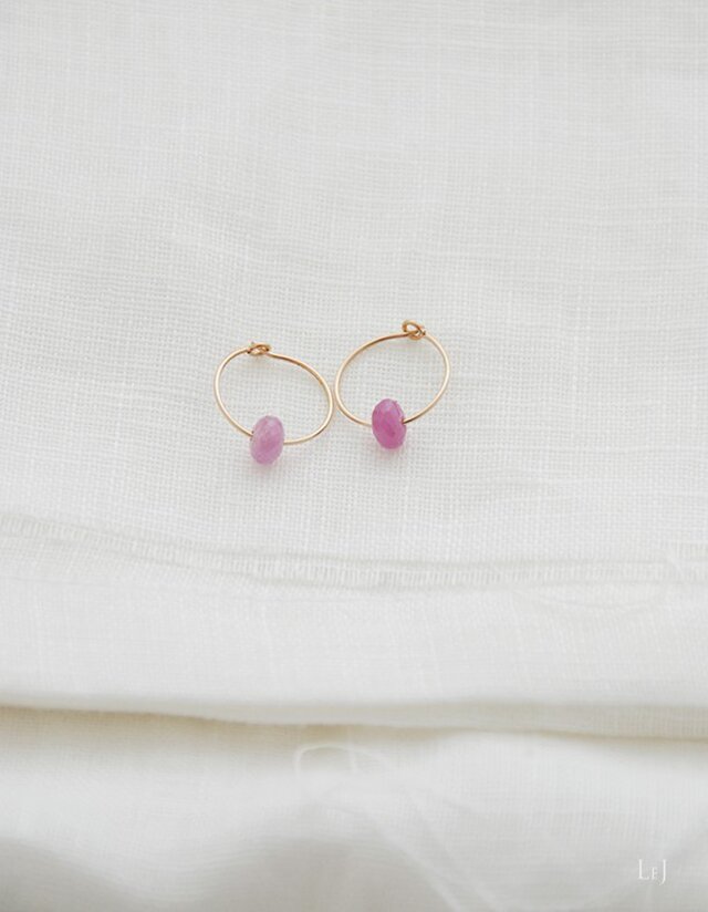 ピンクサファイアのフープピアス couture3