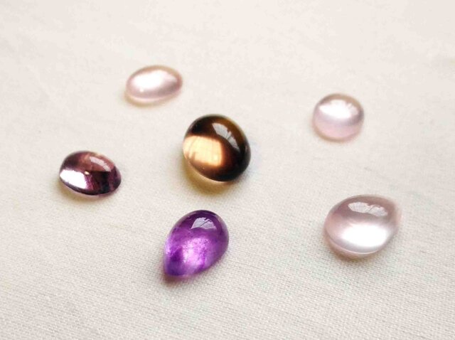 お得な天然石ルースセット販売14(6個入り)/高品質アメジスト(紫水晶)×2・高品質ローズクォーツ×3・高品質スモーキークォーツの画像1枚目