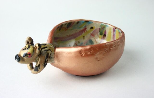 トラのボウル /可愛い子供食器 /陶器 /陶芸家 /キッズ食器 /ゴールド/cute ceramicの画像1枚目