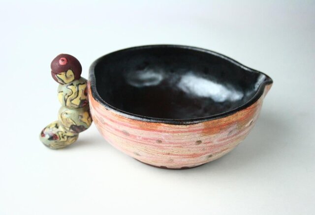 可愛い虫のボウル /可愛い子供食器 /陶器 /陶芸家 /キッズ食器 /黒/cute ceramicの画像1枚目