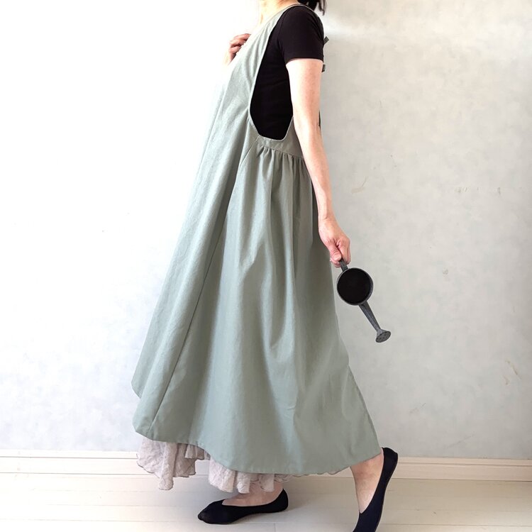 バックスタイルに視線釘付け！綿麻キャンバス生地使用　後ろギャザーエプロン・ダスティミント