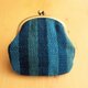 手紡ぎ手織りのがま口　-藍ヘリンボーン-の画像