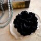 ふんわりシルエットのダリアコサージュ ■ シンプルダリア ■ ブラック
