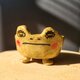 小さな植木鉢　鉢ガエルさん