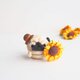 【受注製作】-夏限定-まゆパグがひまわりを贈ります。(フォーン・黒)  羊毛フェルトの画像