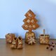 白樺の小さなモミの木のクリスマス　雪の画像