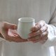 【お茶を飲む湯呑みとして冷酒のぐいとして】なめらかリン湯呑み・白・125ccの画像