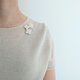 monolog 花のワルツブローチ LIGHT BEIGE