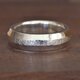 シンプルだけど存在感のあるシルバーリング（中幅タイプ）