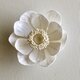 アネモネの布花コサージュ‐ホワイト-の画像